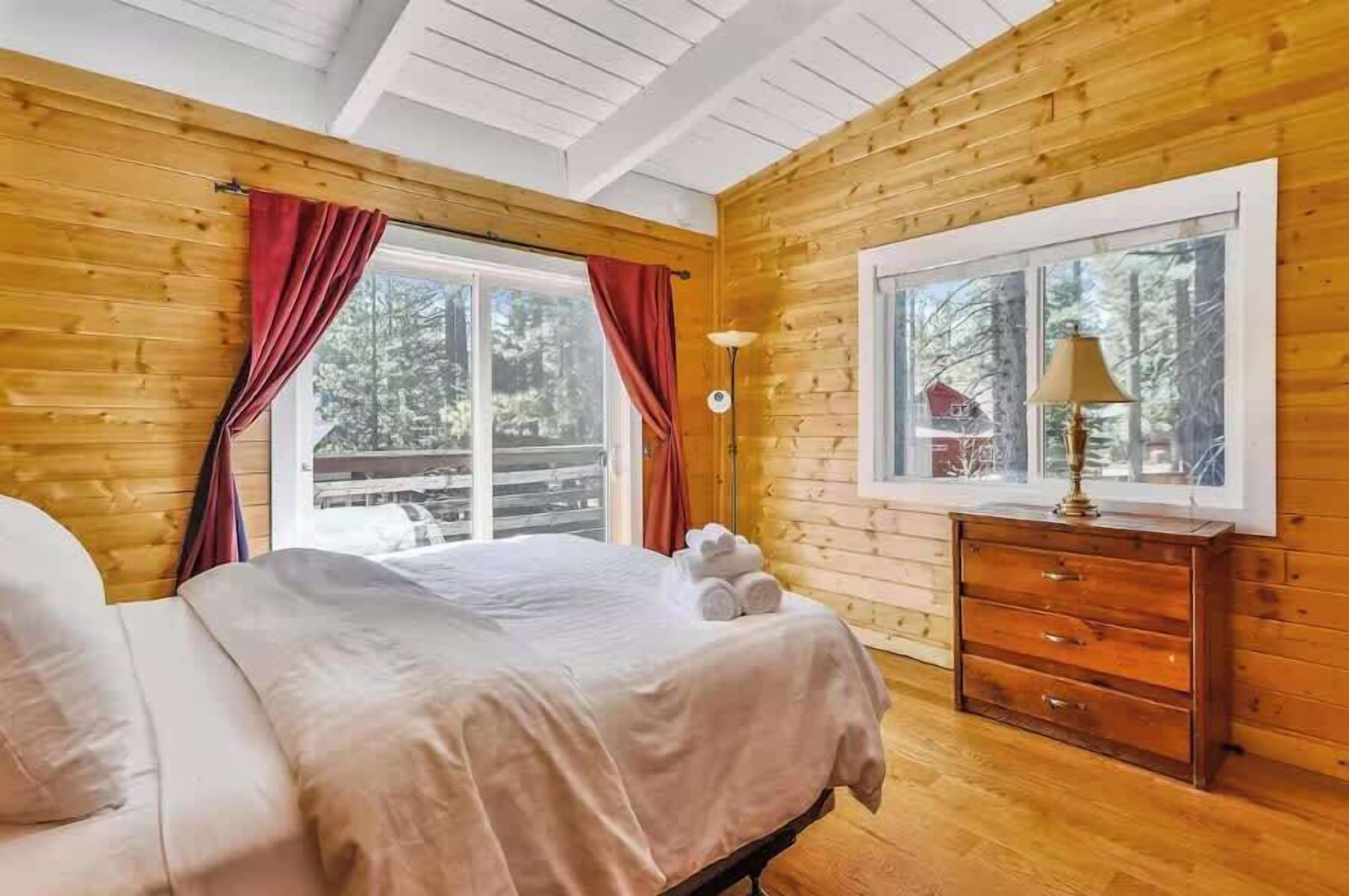 WiFi, bed sheets