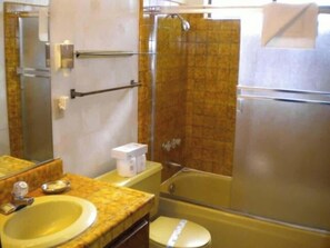 Shower, shampoo - Steps from Upper Truckee River 15 Min to Heavenly (South Lake Tahoe)