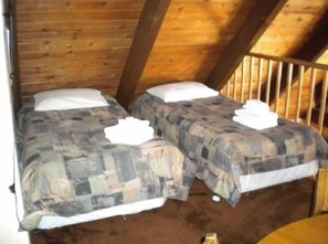 WiFi, bed sheets - Steps from Upper Truckee River 15 Min to Heavenly (South Lake Tahoe)