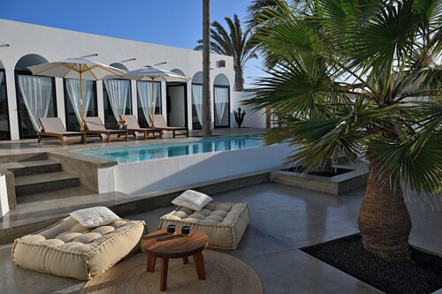 Sea View Villa w/private Infinity Pool & Sunsets ALISIOS