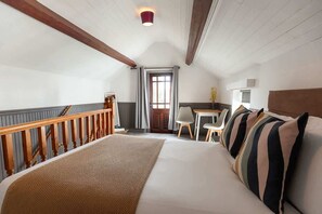 5 bedrooms, iron/ironing board, travel cot, WiFi - 5-Bed North Wales Escape with Hot Tub & Views (Mochdre)