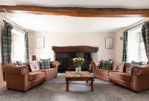 TV, fireplace - 5-Bed North Wales Escape with Hot Tub & Views (Mochdre)