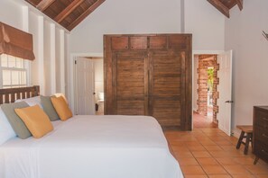5 bedrooms, Internet, bed sheets - Southfork is a Caribbean estate where luxury, space, and privacy come togethe (St Paul)