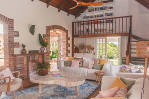 Living area - Southfork is a Caribbean estate where luxury, space, and privacy come togethe (St Paul)