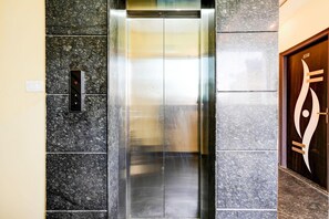 Interior - DeluxeGanakkal Near BGS Hospital Junction (Utthrahali)