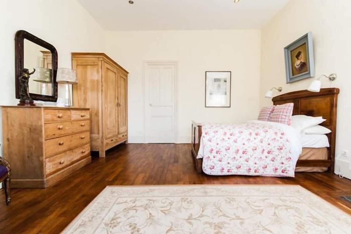 Comfort Suite, Balcony, Mountain View