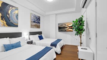 Apartment, Multiple Beds, Non Smoking, Kitchenette | Desk, laptop workspace, blackout drapes, free WiFi