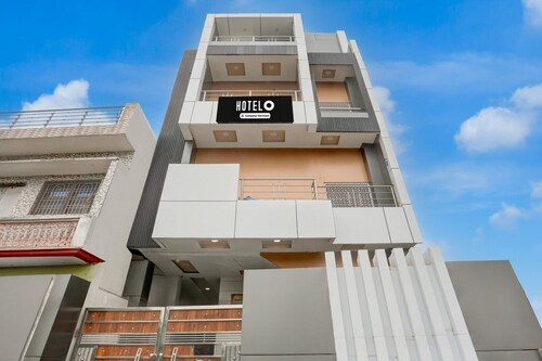 Super Hotel O Bareilly