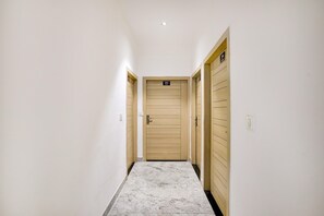 Interior - DeluxeHotel Hm Crystal (Mohali)