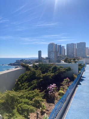 Property grounds - Apartment in Concon, in front of the sea. Wonderful view. 5 people, very complete. (Concón)