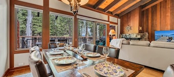 Chinquapin Escape | Pool + Sauna + 2 Beaches