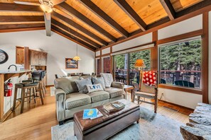 TV, fireplace, DVD player, offices - Chinquapin Escape | Pool + Sauna + 2 Beaches (Carnelian Bay)