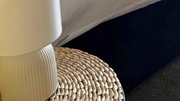Iron/ironing board, travel cot, WiFi