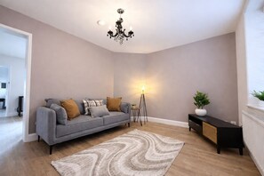 Living area - Rossett Cottage | 2BR | Work & Leisure Stay (Rossett)