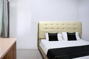 1 bedroom, desk, free WiFi, bed sheets