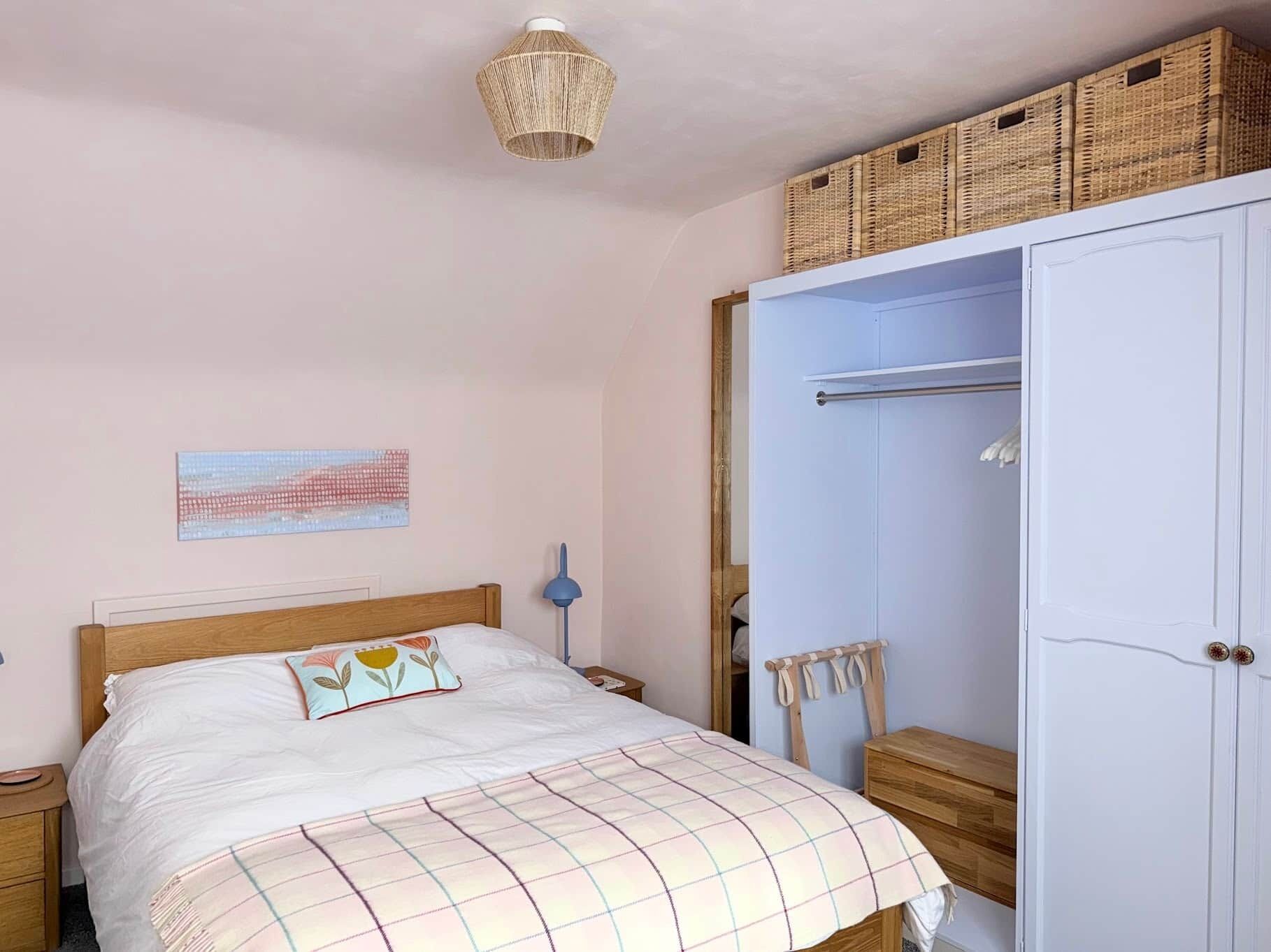 3 chambres, fer et planche à repasser, Wi-Fi, draps fournis