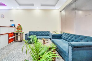 Lobby - Super 52 Chandigarh ISBT Hari Residency (Chandigarh)