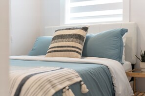 Room - Convenient 3 Bedroom in Heart of East Vancouver (Vancouver)