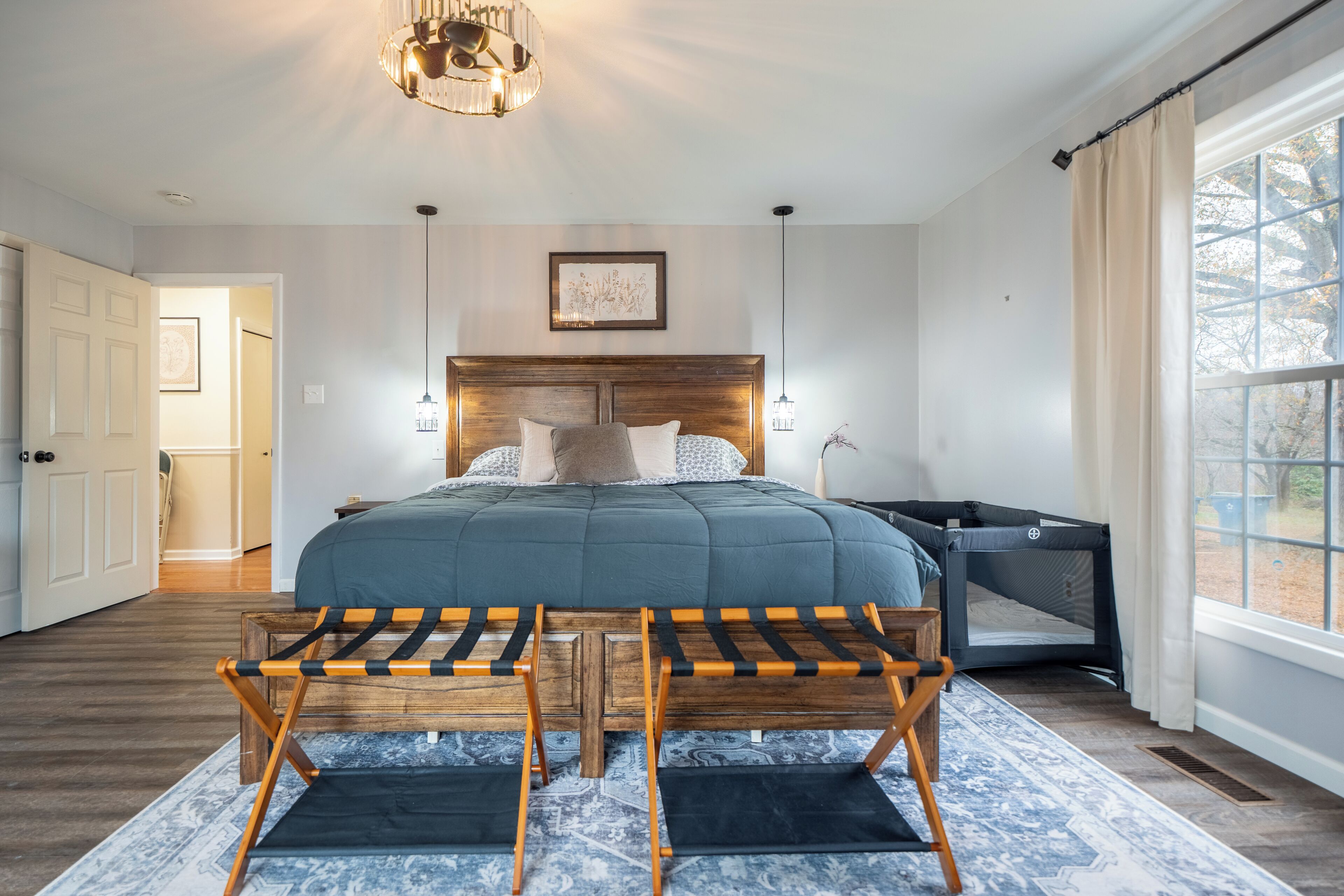 4 chambres, fer et planche à repasser, Wi-Fi, draps fournis