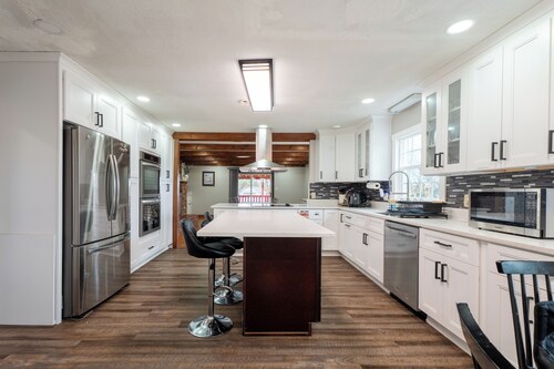 Spacious 4-bedroom farmhouse in tranquil Claremont