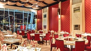 Dining - Cozy Double Escape W/ Free WiFi and Parking (Bandung)