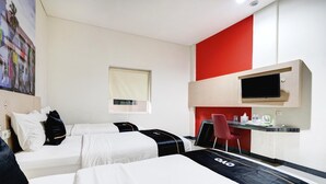 Room - Cozy Double Escape W/ Free WiFi and Parking (Bandung)