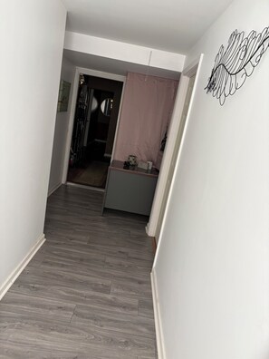 Interior - Cozy 1-bedroom apartment in perfect Clarksville with AC and WiFi. +laundry (Clarksville)