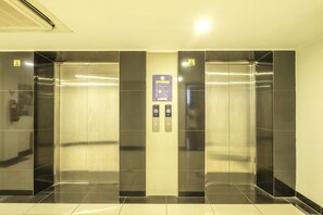 Interior - Luxury Twin Comfort Stay with Free WiFi (Bandung)