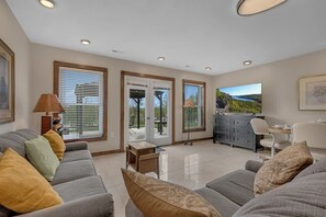 TV - Long Lake Retreat w Boat, Kayaks & Fire Pit! (Underwood)