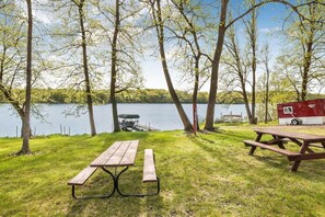 Outdoor dining - Long Lake Retreat w Boat, Kayaks & Fire Pit! (Underwood)