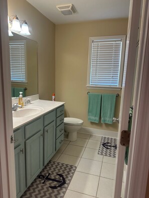 Hair dryer, towels, soap, toilet paper - Pelican Point (Carrabelle)