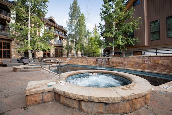 The Sebastian Hotel Heated Pool & Spa