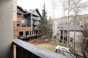 Property grounds - Luxe 3BR in Village, Hot Tub, Pool, Sauna, Parking (Vail)