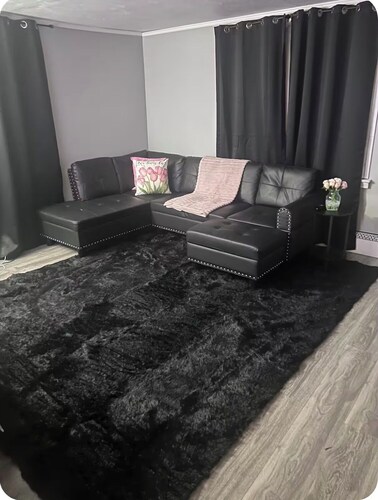 Peaceful 2-bedroom apartment with AC in charming Pitman