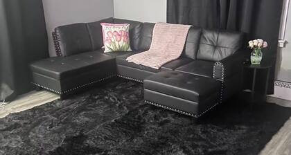 Peaceful 2-bedroom apartment with AC in charming Pitman