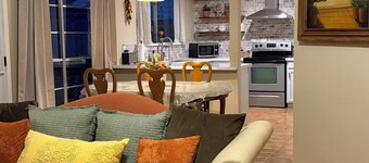 Delightful 3-bedroom Spanish inspired house in Richmond. The Rustic Villa.