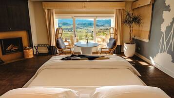 5 bedrooms, desk, iron/ironing board, free WiFi