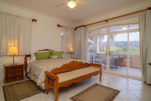 Interior - Colina 6C 3 bdr Golf View in Los Suenos (Jacó)