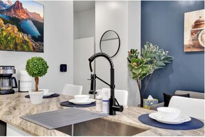 Apartment, 1 Bedroom, Non Smoking, Kitchenette | Dining