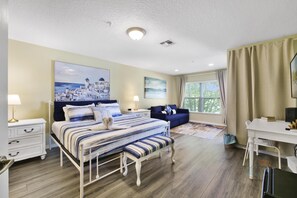 Room - Quiet Family Escape with Resort Perks Near Disney (Kissimmee)