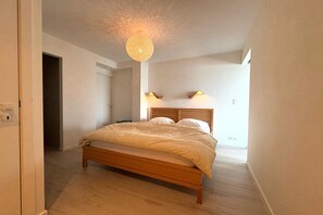 3 bedrooms, iron/ironing board, free WiFi - Apartment with sea view in Middelkerke for 6 (MIDDELKERKE)