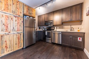 Private kitchen - The Peachtree Paradise: Hot Tub, Free Shuttle (Crested Butte)