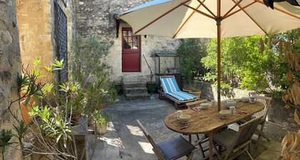 Maison médiévale au cœur de la Drôme provençale