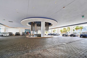 Property grounds - Stunning Ocean View with Spa, Heart of Miami Beach (Miami Beach)