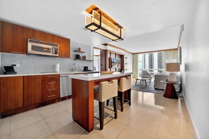 Interior - Stunning Ocean View with Spa, Heart of Miami Beach (Miami Beach)