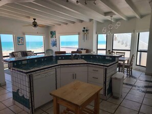 Interior - Casa La Paz|Beachfront in Playa La Jolla|10 Guests (Playa Encanto)