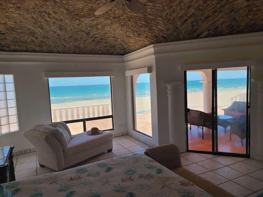 5 bedrooms, iron/ironing board, WiFi, bed sheets