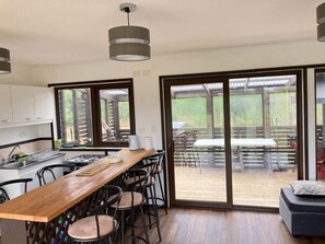 Interior - Fully equipped cabin in Chiloé, steps from the beach (Ancud)