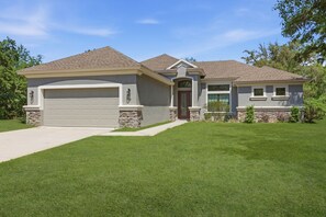 Exterior - Hernando Home with Screened Lanai, Near Springs (Hernando)