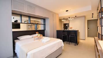 Apartment | Blackout curtains, iron/ironing board, free WiFi